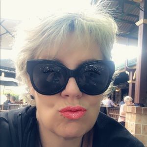 Meet your Posher, Justine